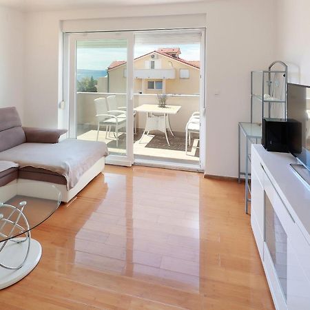 Villa Mainz Novalja Bagian luar foto