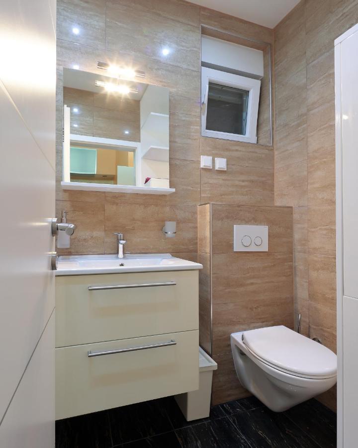 Villa Mainz Novalja Bagian luar foto