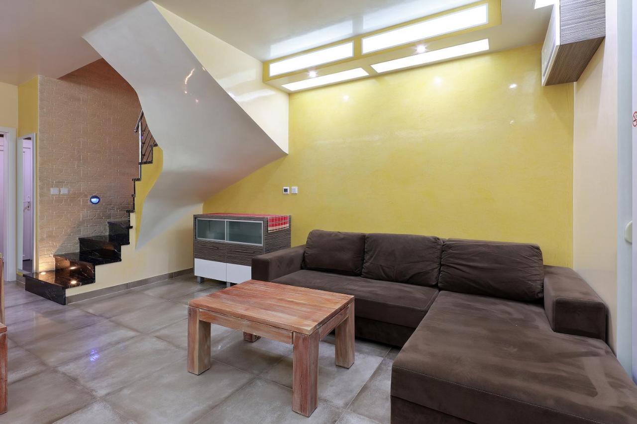 Villa Mainz Novalja Bagian luar foto