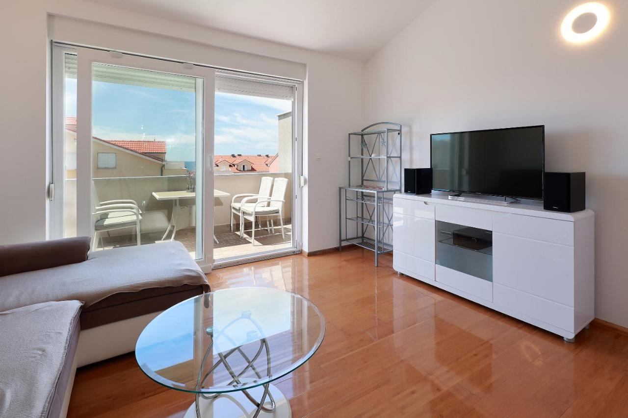 Villa Mainz Novalja Bagian luar foto